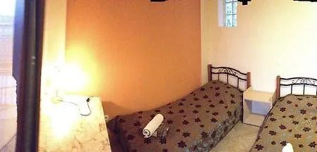 阿拉巴斯一室公寓旅舍 3*